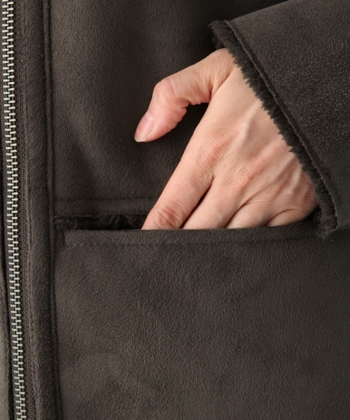 A part by（アパートバイ）の「【リバーシブル】Fムートンボアノーカラーコート　 760495 （ムートンコート・レディース・グレー/チャコールグレー/ナチュラル・MEDIUM/LARGE）」の13枚目の写真