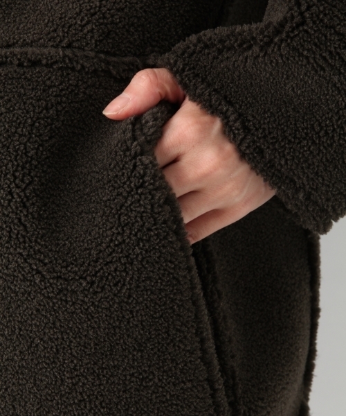 A part by（アパートバイ）の「【リバーシブル】Fムートンボアノーカラーコート　 760495 （ムートンコート・レディース・グレー/チャコールグレー/ナチュラル・MEDIUM/LARGE）」の22枚目の写真