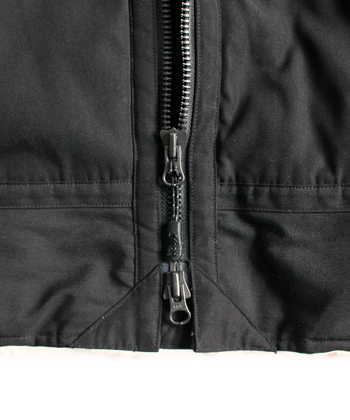 schott（ショット）の「Schott/ショット/URBAN B-3 JACKET/アーバン B-3　ロゴ（ダウンジャケット/コート・メンズ・ブラック/オリーブ・LARGE/MEDIUM/SMALL/X-LARGE）」の7枚目の写真