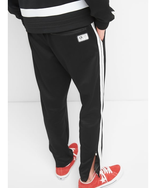 GAP(ギャップ)の「Gapfit | Ovadia+ トラックパンツ(その他パンツ・メンズ・ブラック・L/M/S/XL/XS)」の4枚目の写真
