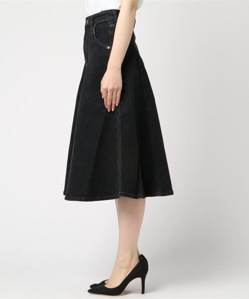 Lee（リー）の「【Lee】RE-MAKE FLARE SKIRT（デニムスカート・レディース・ブラック/ブルー・SMALL）」の3枚目の写真
