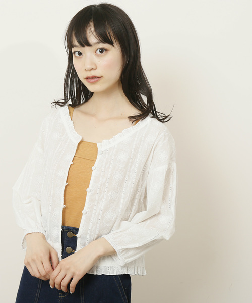 RAY CASSIN(レイカズン)の「Vネックバルーンスリーブ2WAYブラウス(シャツ/ブラウス・レディース・ブラック/カーキ/オフホワイト・FREE)」の2枚目の写真