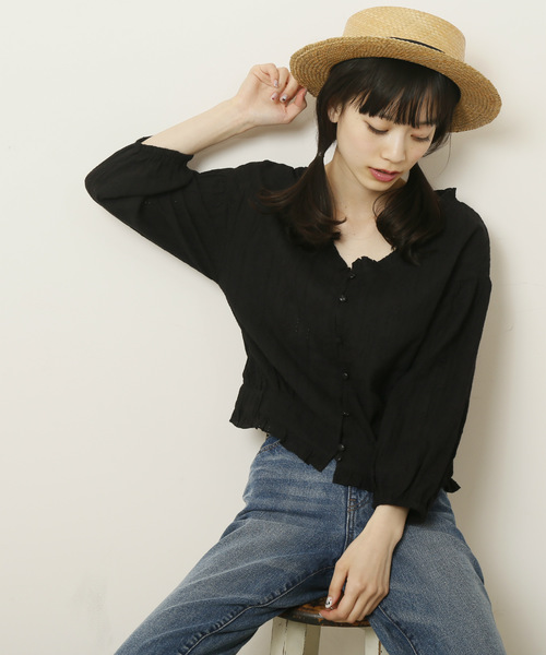 RAY CASSIN(レイカズン)の「Vネックバルーンスリーブ2WAYブラウス(シャツ/ブラウス・レディース・ブラック/カーキ/オフホワイト・FREE)」の3枚目の写真