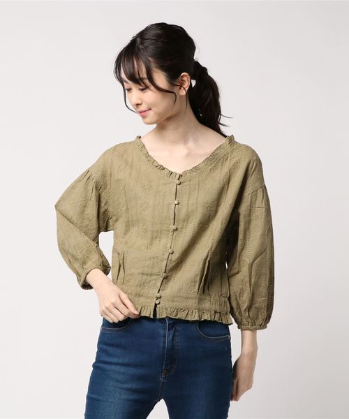 RAY CASSIN(レイカズン)の「Vネックバルーンスリーブ2WAYブラウス(シャツ/ブラウス・レディース・ブラック/カーキ/オフホワイト・FREE)」の6枚目の写真