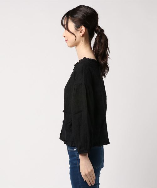 RAY CASSIN(レイカズン)の「Vネックバルーンスリーブ2WAYブラウス(シャツ/ブラウス・レディース・ブラック/カーキ/オフホワイト・FREE)」の5枚目の写真