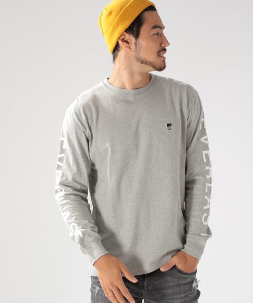 EVERLAST(スポーツ・ライフスタイル)（エバーラスト）の「【EVERLAST（エバーラスト)】別注　袖ロゴロングＴ（Tシャツ/カットソー・メンズ・ホワイト/ブラック/グレー・SMALL/MEDIUM/LARGE）」の3枚目の写真