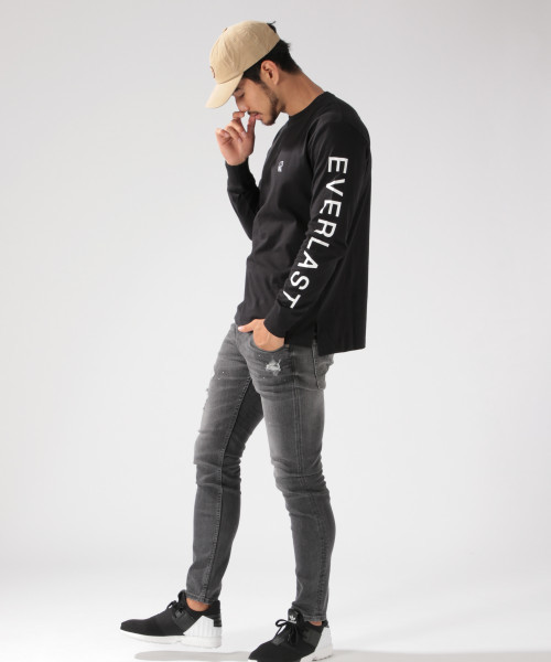 EVERLAST(スポーツ・ライフスタイル)（エバーラスト）の「【EVERLAST（エバーラスト)】別注　袖ロゴロングＴ（Tシャツ/カットソー・メンズ・ホワイト/ブラック/グレー・SMALL/MEDIUM/LARGE）」の11枚目の写真