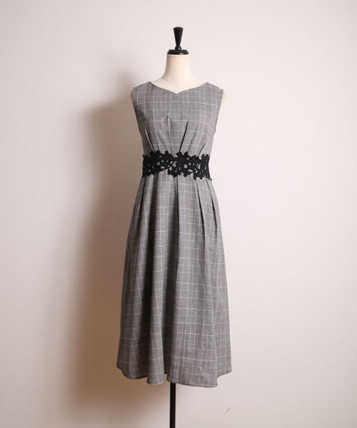 tocco closet(トッコ クローゼット)の「ウエストレース×グレンチェックマキシ丈ワンピース(ワンピース・レディース・ネイビー/レッド系その他・M)」の3枚目の写真