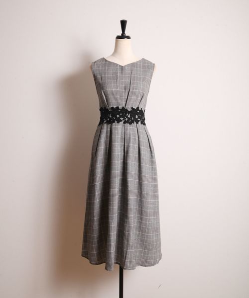 tocco closet(トッコ クローゼット)の「ウエストレース×グレンチェックマキシ丈ワンピース(ワンピース・レディース・ネイビー/レッド系その他・M)」の4枚目の写真