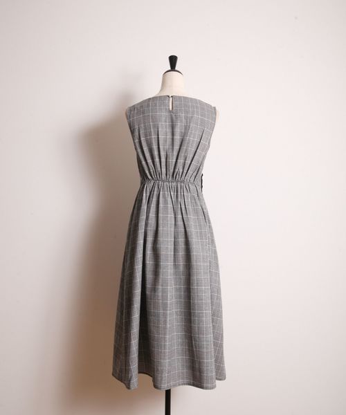 tocco closet(トッコ クローゼット)の「ウエストレース×グレンチェックマキシ丈ワンピース(ワンピース・レディース・ネイビー/レッド系その他・M)」の6枚目の写真