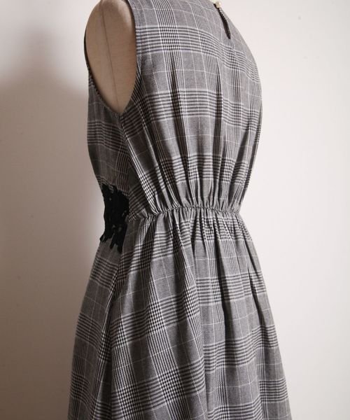 tocco closet(トッコ クローゼット)の「ウエストレース×グレンチェックマキシ丈ワンピース(ワンピース・レディース・ネイビー/レッド系その他・M)」の7枚目の写真