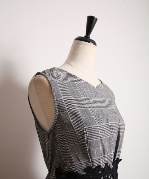 tocco closet(トッコ クローゼット)の「ウエストレース×グレンチェックマキシ丈ワンピース(ワンピース・レディース・ネイビー/レッド系その他・M)」の10枚目の写真