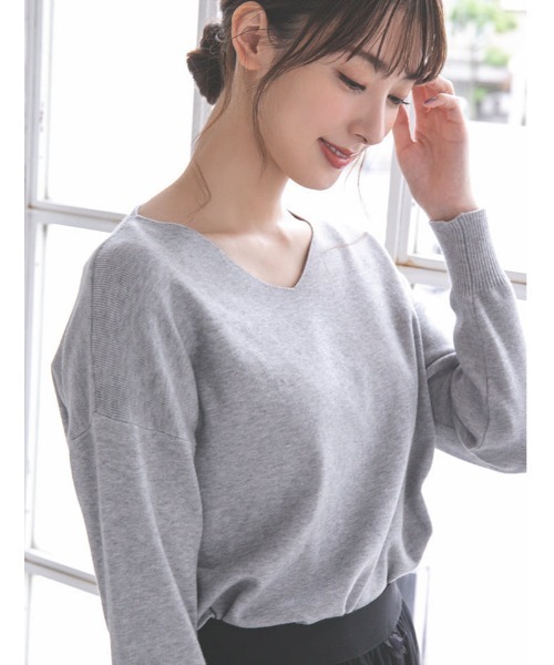 fifth（フィフス）の「シルキータッチVネックニット（ニット/セーター・レディース・ホワイト/ブラック/グレー/スモークピンク/ベージュ/ブルー・MEDIUM）」の4枚目の写真