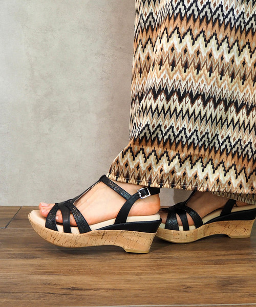 あしながおじさん（アシナガオジサン）の「〈あしながおじさん〉プラットフォームサンダル（サンダル・レディース・ライトグリーン/ブラック/ホワイト/ピンク・S/LL/M/L）」の2枚目の写真