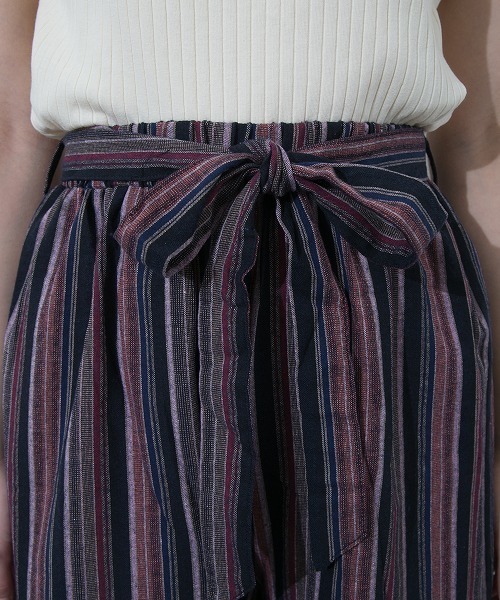 Libby&Rose(リビーアンドローズ)の「マルチストライプワイドパンツ(その他パンツ・レディース・ブラック/レッド/ブルー・FREE)」の8枚目の写真