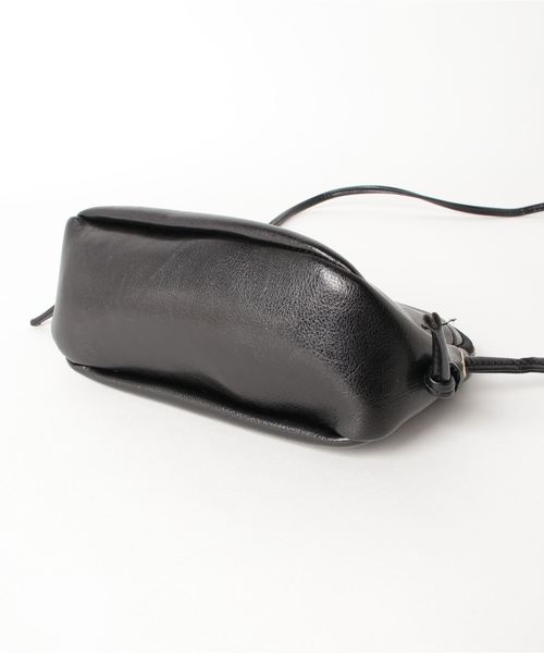 classicalelf(クラシカルエルフ)の「レトロミニショルダーバッグ(ショルダーバッグ・レディース・ブラック/ブラウン・ONE SIZE)」の4枚目の写真