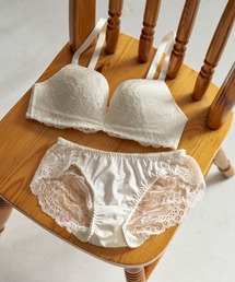 izumi BODY LABO(イズミボディラボ)の【上下セット ノンワイヤーで楽なのに丸みのあるキレイなバスト】丸胸レーシィノンワイヤーブラ&ショーツセット(ブラ&ショーツ)