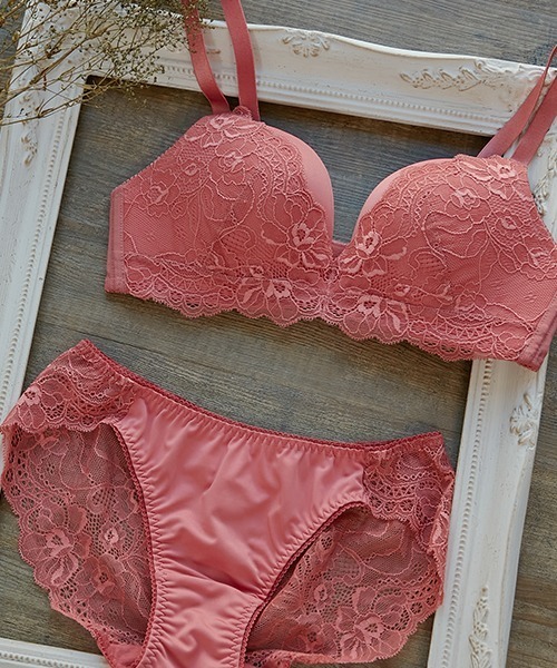 izumi BODY LABO（イズミボディラボ）の「【上下セット　ノンワイヤーで楽なのに丸みのあるキレイなバスト】丸胸レーシィノンワイヤーブラ&ショーツセット（ブラ&ショーツ・レディース・ブラック/カーキ/ピンク/アイボリー/ワイン/ブルー/モカ/ネイビー/パープル/ダークブラウン/チャコール/レンガ/ターコイズブルー/ローズ/スモークピンク/マスタード/ライトグレー/スミクロ/ホワイト系その他/インディゴブルー・LL/M/L/S）」の20枚目の写真