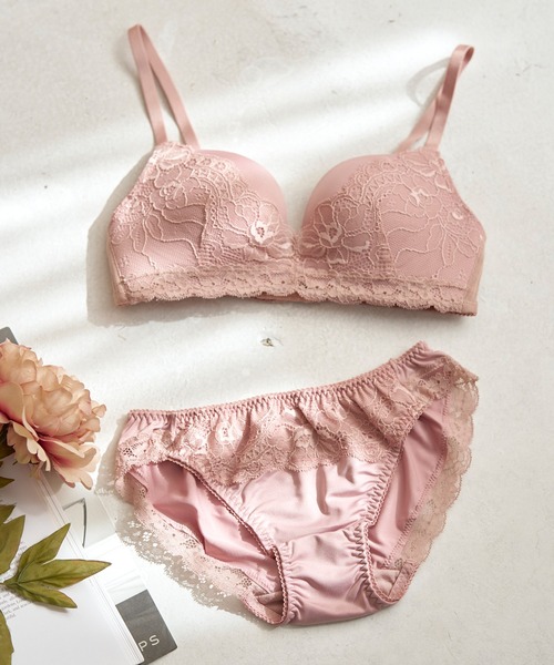 セール】【上下セット ノンワイヤーで楽なのに丸みのあるキレイな