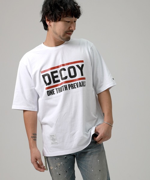 DECOY&CO.(デコイアンドシーオー)の「デコイアンドシーオー プリヴェイルTシャツ(Tシャツ/カットソー・メンズ・ブラック/ホワイト・MEDIUM/LARGE/X-LARGE)」の2枚目の写真