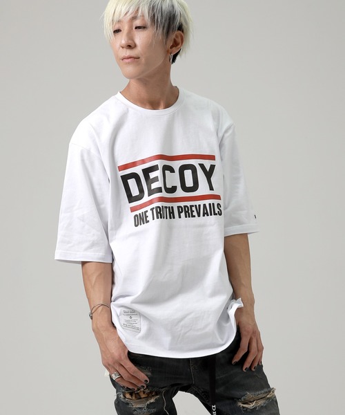 DECOY&CO.(デコイアンドシーオー)の「デコイアンドシーオー プリヴェイルTシャツ(Tシャツ/カットソー・メンズ・ブラック/ホワイト・MEDIUM/LARGE/X-LARGE)」の3枚目の写真