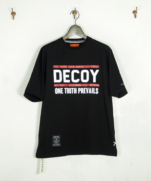 DECOY&CO.(デコイアンドシーオー)の「デコイアンドシーオー プリヴェイルTシャツ(Tシャツ/カットソー・メンズ・ブラック/ホワイト・MEDIUM/LARGE/X-LARGE)」の11枚目の写真