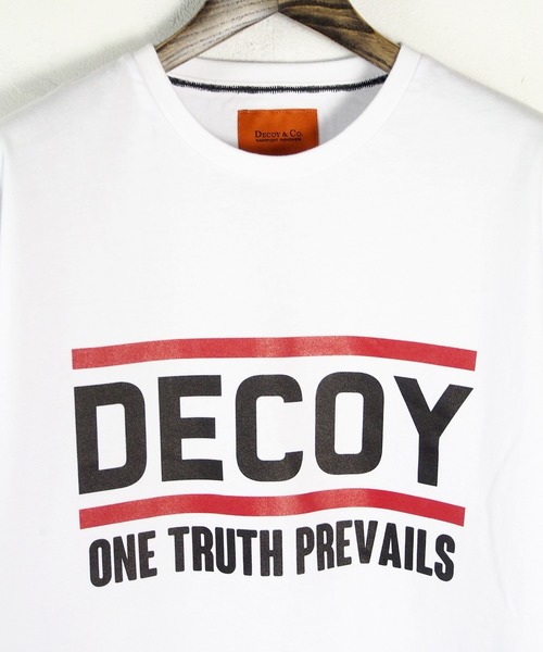 DECOY&CO.(デコイアンドシーオー)の「デコイアンドシーオー プリヴェイルTシャツ(Tシャツ/カットソー・メンズ・ブラック/ホワイト・MEDIUM/LARGE/X-LARGE)」の4枚目の写真