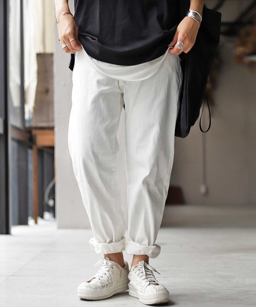 antiqua(アンティカ)の「カーブシルエットパンツ(デニムパンツ・レディース・チャコールグレー/ブラック/ベージュ/オフホワイト/グリーン系その他・S/M/L/XL/XS/XXL)」の2枚目の写真