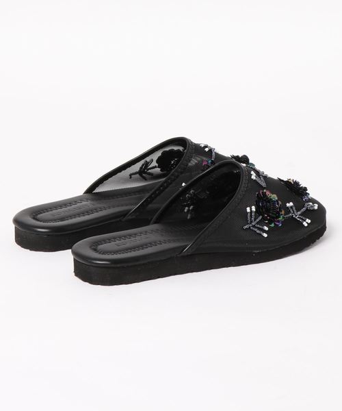 KOBE LETTUCE(コウベレタス)の「フラワーチュールフラットサンダル(サンダル・レディース・ブラック/シルバー/ゴールド/アイボリー/バーガンディー・S/M/L/LL)」の6枚目の写真