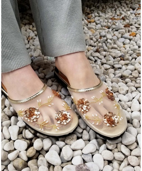 KOBE LETTUCE(コウベレタス)の「フラワーチュールフラットサンダル(サンダル・レディース・ブラック/シルバー/ゴールド/アイボリー/バーガンディー・S/M/L/LL)」の20枚目の写真