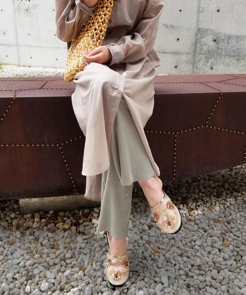 KOBE LETTUCE(コウベレタス)の「フラワーチュールフラットサンダル(サンダル・レディース・ブラック/シルバー/ゴールド/アイボリー/バーガンディー・S/M/L/LL)」の21枚目の写真