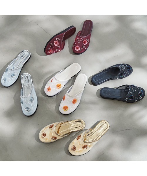 KOBE LETTUCE(コウベレタス)の「フラワーチュールフラットサンダル(サンダル・レディース・ブラック/シルバー/ゴールド/アイボリー/バーガンディー・S/M/L/LL)」の16枚目の写真