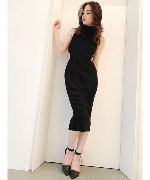 GYDA（ジェイダ）の「アンクルベルトセットバックヒールパンプス（パンプス・レディース・アイボリー/ブラック・SMALL/MEDIUM/LARGE）」の5枚目の写真