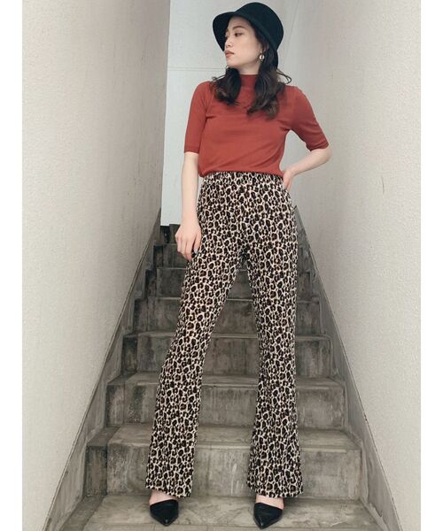 GYDA（ジェイダ）の「アンクルベルトセットバックヒールパンプス（パンプス・レディース・アイボリー/ブラック・SMALL/MEDIUM/LARGE）」の8枚目の写真