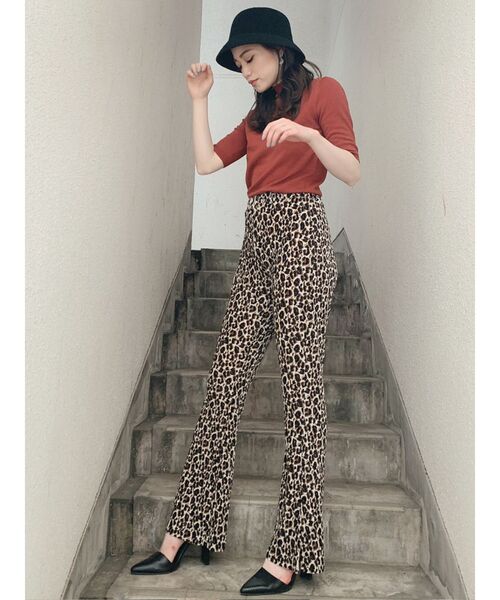 GYDA（ジェイダ）の「アンクルベルトセットバックヒールパンプス（パンプス・レディース・アイボリー/ブラック・SMALL/MEDIUM/LARGE）」の16枚目の写真