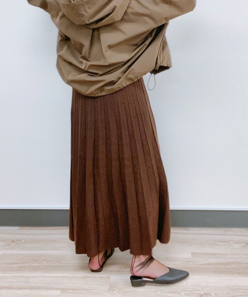 ap retro（アプレトロ）の「プリーツニットスカート【ZOZO限定アイテム】（スカート・レディース・ブラック/ベージュ/ブラウン/オフホワイト・FREE）」の16枚目の写真