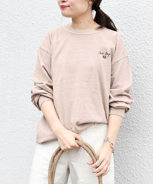SHIPS(シップス)の「【WEB限定】GOODSPEED:ROBERTA BAYLEY ピグメントTEE◇(Tシャツ/カットソー・レディース・ブラウン/ベージュ・ONE SIZE)」の1枚目の写真
