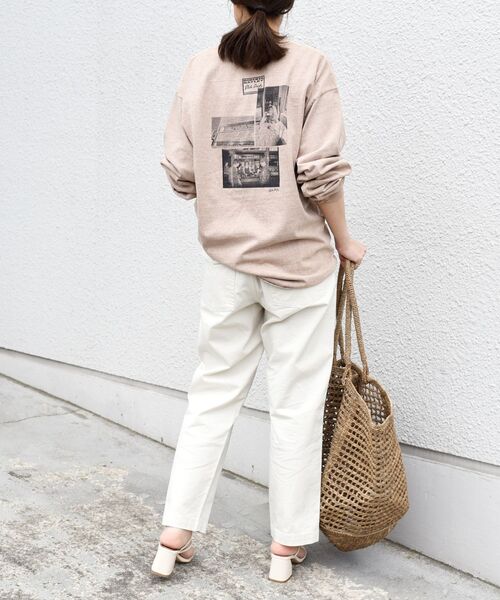 SHIPS(シップス)の「【WEB限定】GOODSPEED:ROBERTA BAYLEY ピグメントTEE◇(Tシャツ/カットソー・レディース・ブラウン/ベージュ・ONE SIZE)」の4枚目の写真