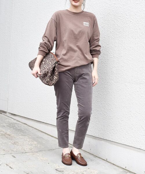 SHIPS(シップス)の「【WEB限定】GOODSPEED:ROBERTA BAYLEY ピグメントTEE◇(Tシャツ/カットソー・レディース・ブラウン/ベージュ・ONE SIZE)」の5枚目の写真