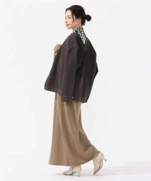 SHIPS（シップス）の「ガーメントダイGジャケット◇（デニムジャケット・レディース・ダークグレー/ナチュラル・38/36）」の6枚目の写真