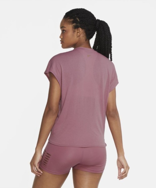 NIKE(ナイキ)の「ナイキ NIKE ウィメンズ ドライ TIE PP5 CB S/S トップ(Tシャツ/カットソー・レディース・スモークピンク/ブラック・M/L/S)」の11枚目の写真