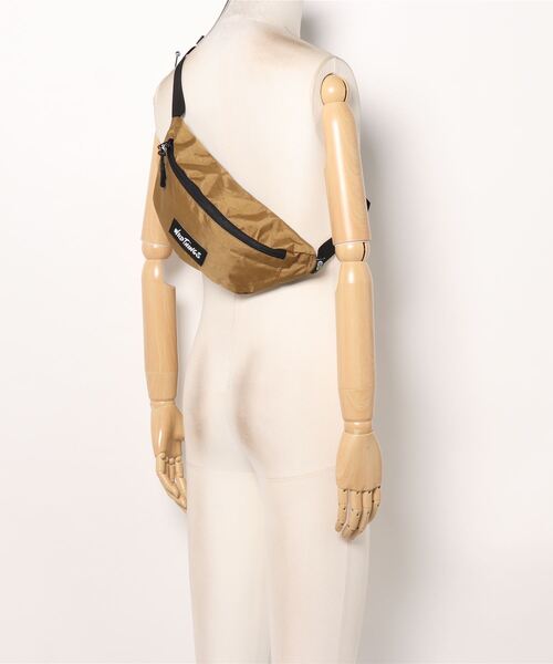 WILD THINGS（ワイルドシングス）の「★WILDTHINGS★X-PACK 　ウエストバッグ（ボディバッグ/ウエストポーチ・レディース・ベージュ/ターコイズブルー/ホワイト/ブラック/オリーブ/カモフラージュ/グレー・FREE）」の8枚目の写真