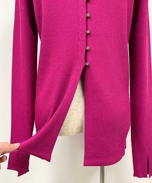 PICCIN（ピッチン）の「袖スリット後ボタンニット（ニット/セーター・レディース・ブラック/オフホワイト/ピンク/ブルー・M）」の10枚目の写真