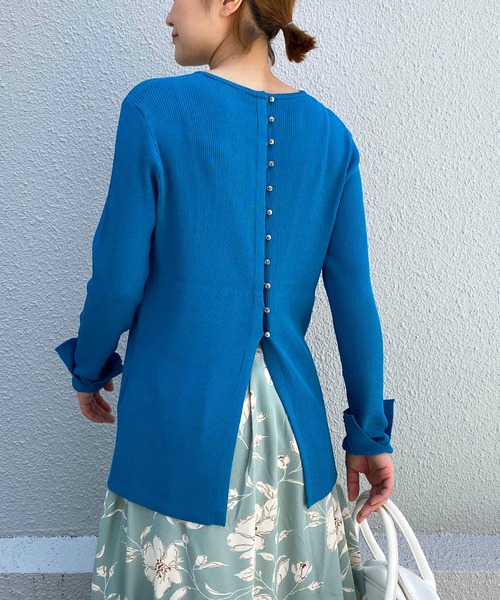 PICCIN（ピッチン）の「袖スリット後ボタンニット（ニット/セーター・レディース・ブラック/オフホワイト/ピンク/ブルー・M）」の5枚目の写真