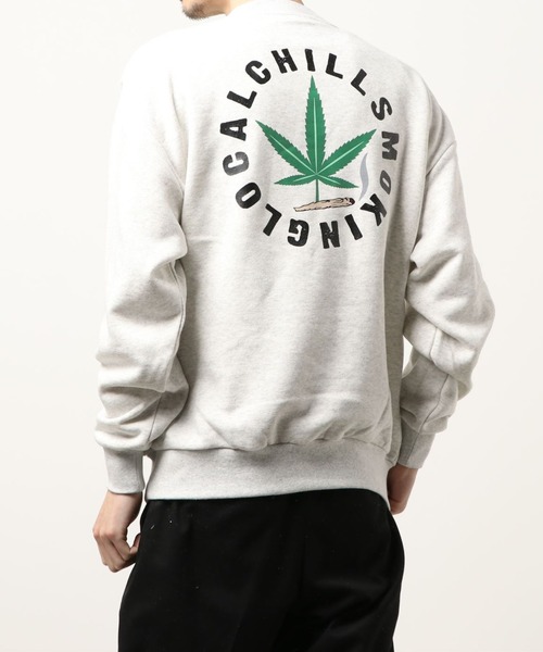 SPINNS（スピンズ）の「ゆったりシルエット リーフプリント裏毛スウェット（スウェット・メンズ・イエロー/ヘザーグレー/ブラック/ダークグリーン/ブルー・ONESIZE）」の2枚目の写真