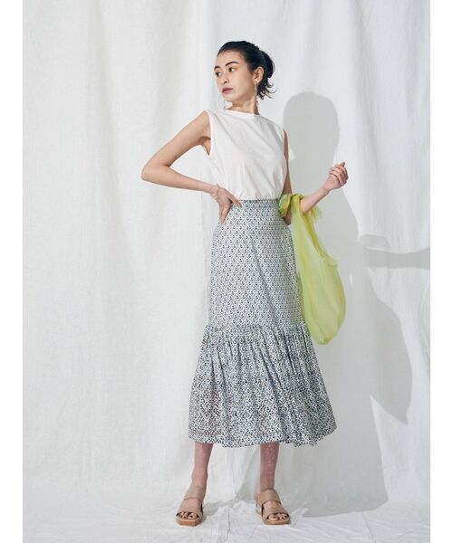 MERCURYDUO（マーキュリーデュオ）の「カットワーク刺繍タイルパターンスカート（スカート・レディース・ネイビー/グリーン・SMALL/MEDIUM）」の19枚目の写真