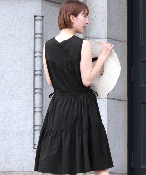 ElegChic(エレグシック)の「コットン ティアード ワンピース(ワンピース・レディース・ブラック/ベージュ/テラコッタ/オフホワイト・M/XL)」の8枚目の写真