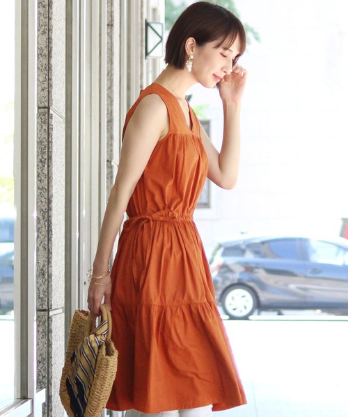 ElegChic(エレグシック)の「コットン ティアード ワンピース(ワンピース・レディース・ブラック/ベージュ/テラコッタ/オフホワイト・M/XL)」の9枚目の写真