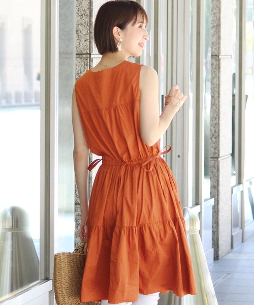 ElegChic(エレグシック)の「コットン ティアード ワンピース(ワンピース・レディース・ブラック/ベージュ/テラコッタ/オフホワイト・M/XL)」の20枚目の写真