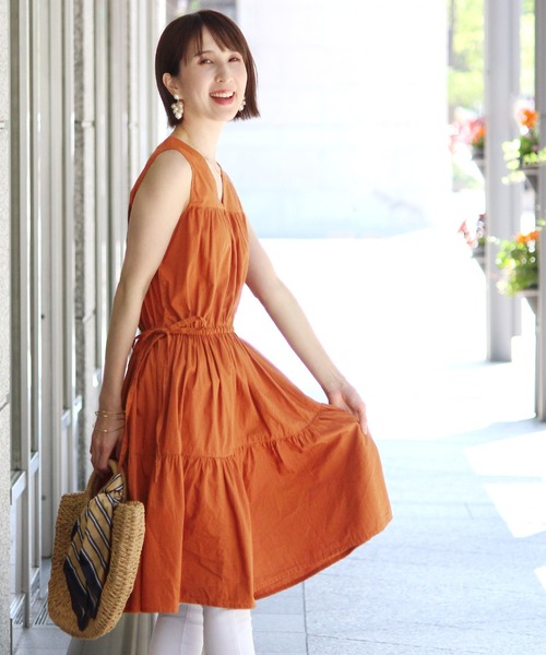 ElegChic(エレグシック)の「コットン ティアード ワンピース(ワンピース・レディース・ブラック/ベージュ/テラコッタ/オフホワイト・M/XL)」の6枚目の写真
